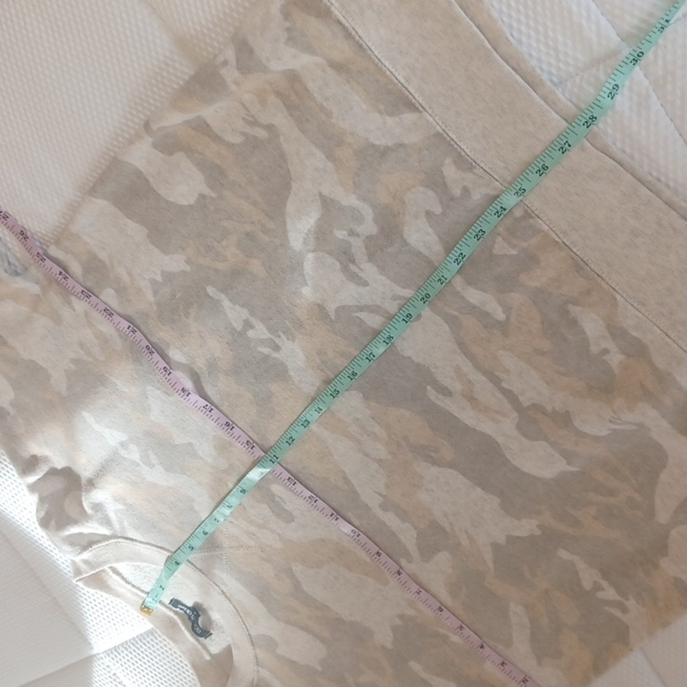 ☀️Ocean Drive Camo Sweatshirt - Picture 4 of 8
